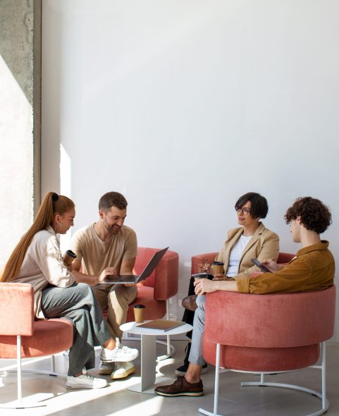 Espaço de trabalho moderno mostrando ambiente de trabalho remoto